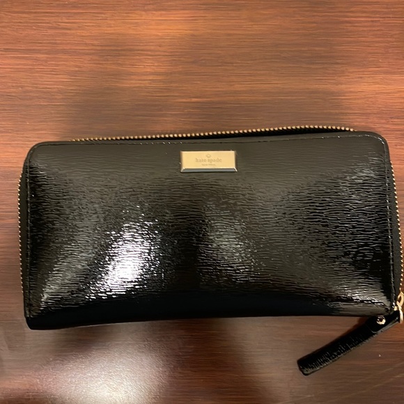 Kate Spade full size Black wallet - Picture 1 of 2